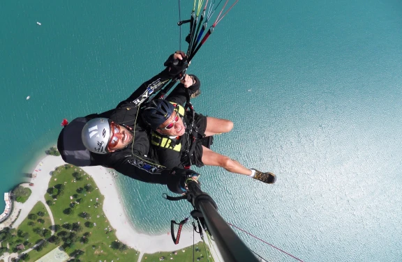 Parapendio sul mare a Sestri Levante