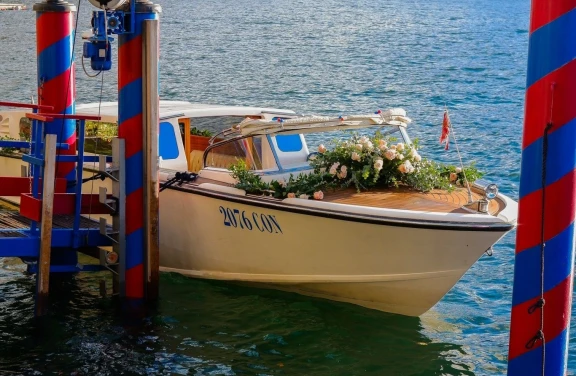 Tour privato in Taxi Veneziano sul Lago di Como