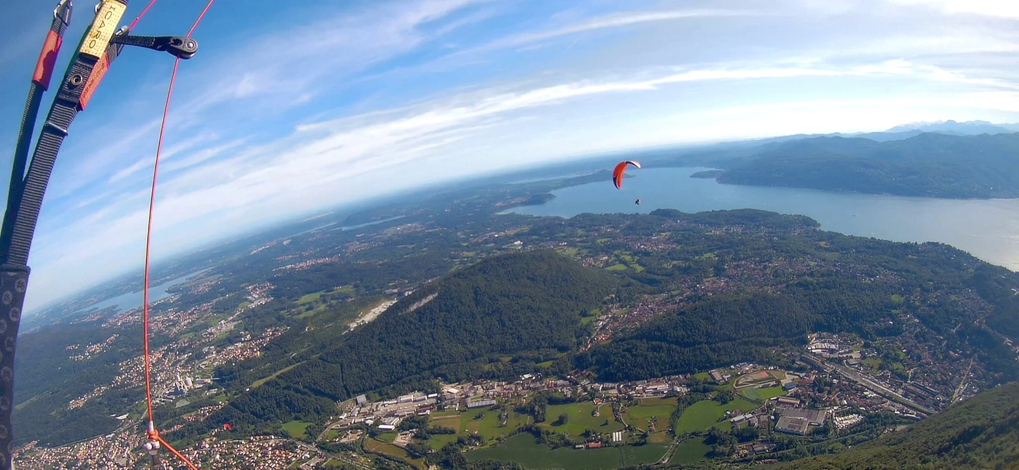 Volo in Parapendio a Laveno sul Lago Maggiore