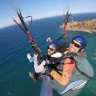 Parapendio sul mare vicino Palermo