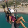 Parapendio sul mare vicino Palermo