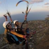 Parapendio sul mare vicino Palermo