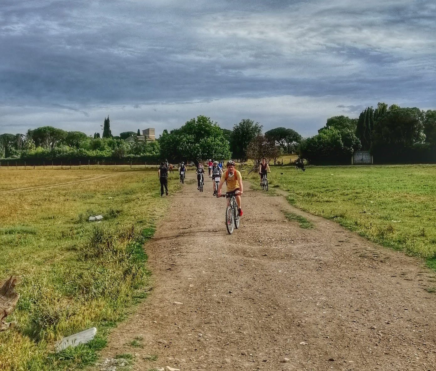 Tour in E-Bike a Roma con Yoga alla Caffarella